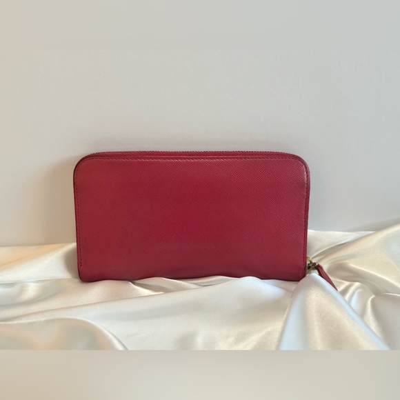 Prada Saffiano Zippy Compact Wallet EUC - Picture 2 of 15
